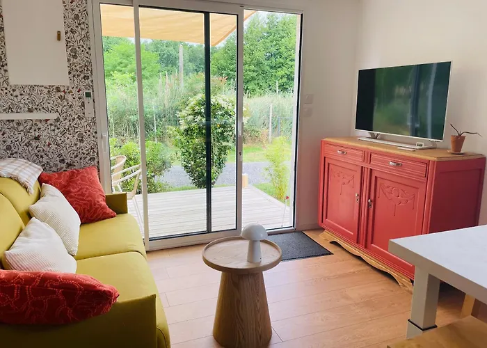 Semesterbostad D Anglade Izon